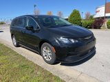 Used 2022 Chrysler Voyager LX image 3
