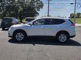 Used 2015 Nissan Rogue SV w/ SV Premium Package image 4