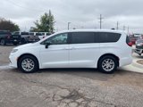 New 2025 Chrysler Pacifica Select image 2