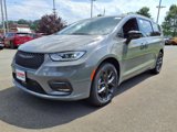 New 2025 Chrysler Pacifica Limited image 5