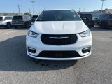 New 2025 Chrysler Pacifica Select image 2