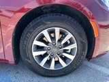 Used 2021 Chrysler Pacifica Touring-L image 3