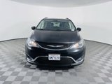 Used 2020 Chrysler Pacifica Touring-L image 3