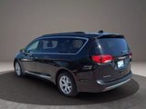Used 2017 Chrysler Pacifica Touring-L w/ Tire & Wheel Group image 5