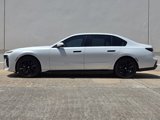 Used 2023 BMW 760i xDrive image 2