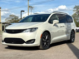 Used 2019 Chrysler Pacifica Touring-L Plus w/ Advanced Safetytec Group image 2