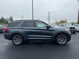 Used 2022 Ford Explorer XLT w/ Equipment Group 202A image 4