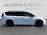 New 2025 Chrysler Pacifica Limited image 6