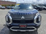 Used 2022 Mitsubishi Outlander SE image 2