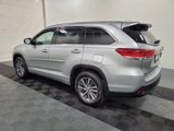 Used 2018 Toyota Highlander XLE image 3