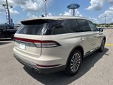 Certified 2023 Lincoln Aviator Reserve w/ Equipment Group 201A image 5