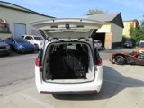 Used 2022 Chrysler Pacifica Touring-L image 5
