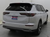 New 2025 Mitsubishi Outlander SE image 3