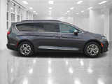 Used 2022 Chrysler Pacifica Limited image 2