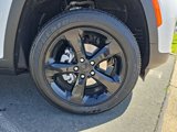 New 2025 Jeep Grand Cherokee Altitude image 4