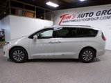 Used 2019 Chrysler Pacifica Touring-L Plus image 2