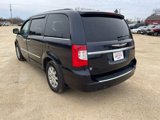 Used 2011 Chrysler Town & Country Touring-L image 2