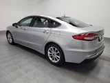 Used 2020 Ford Fusion SE image 3