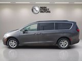 Used 2022 Chrysler Pacifica Touring-L image 2
