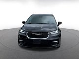 Used 2024 Chrysler Pacifica Touring-L image 3