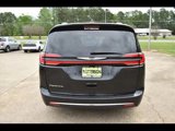 Used 2022 Chrysler Pacifica Touring-L image 3
