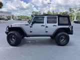 Used 2017 Jeep Wrangler Unlimited Rubicon image 2