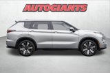 New 2025 Mitsubishi Outlander SE image 3