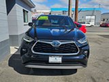 Used 2021 Toyota Highlander Platinum image 2