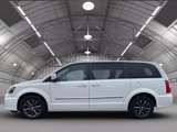 Used 2015 Chrysler Town & Country S image 2
