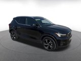Used 2024 Volvo XC40 B5 Core image 2