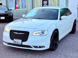 Used 2018 Chrysler 300 Touring L image 4