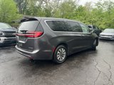 Used 2022 Chrysler Pacifica Touring-L image 2