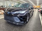 Used 2023 Toyota Sienna LE image 2