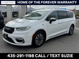 Used 2023 Chrysler Pacifica Limited image 5