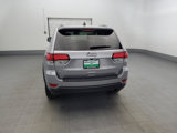 Used 2020 Jeep Grand Cherokee Laredo image 5