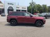 New 2025 Jeep Grand Cherokee Altitude image 3