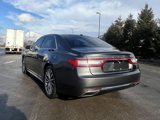Used 2017 Lincoln Continental Select image 3