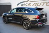 Used 2024 Kia Sorento S image 6