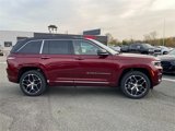 New 2025 Jeep Grand Cherokee Summit image 2