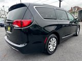 Used 2018 Chrysler Pacifica Touring-L Plus image 3