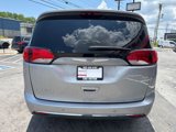 Used 2018 Chrysler Pacifica Touring-L image 5