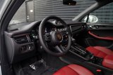 Certified 2025 Porsche Macan image 4