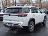 New 2025 Nissan Pathfinder SL image 3