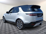 Used 2024 Land Rover Discovery Dynamic SE image 3