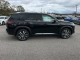 New 2025 Nissan Pathfinder Platinum image 3