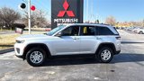 Used 2024 Jeep Grand Cherokee Laredo image 2