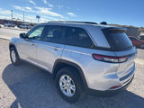 Used 2024 Jeep Grand Cherokee Laredo image 6