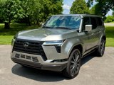 Used 2024 Lexus GX 550 image 2