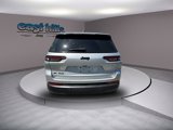 Used 2022 Jeep Grand Cherokee L Laredo image 4
