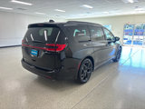 New 2026 Chrysler Pacifica Limited image 5